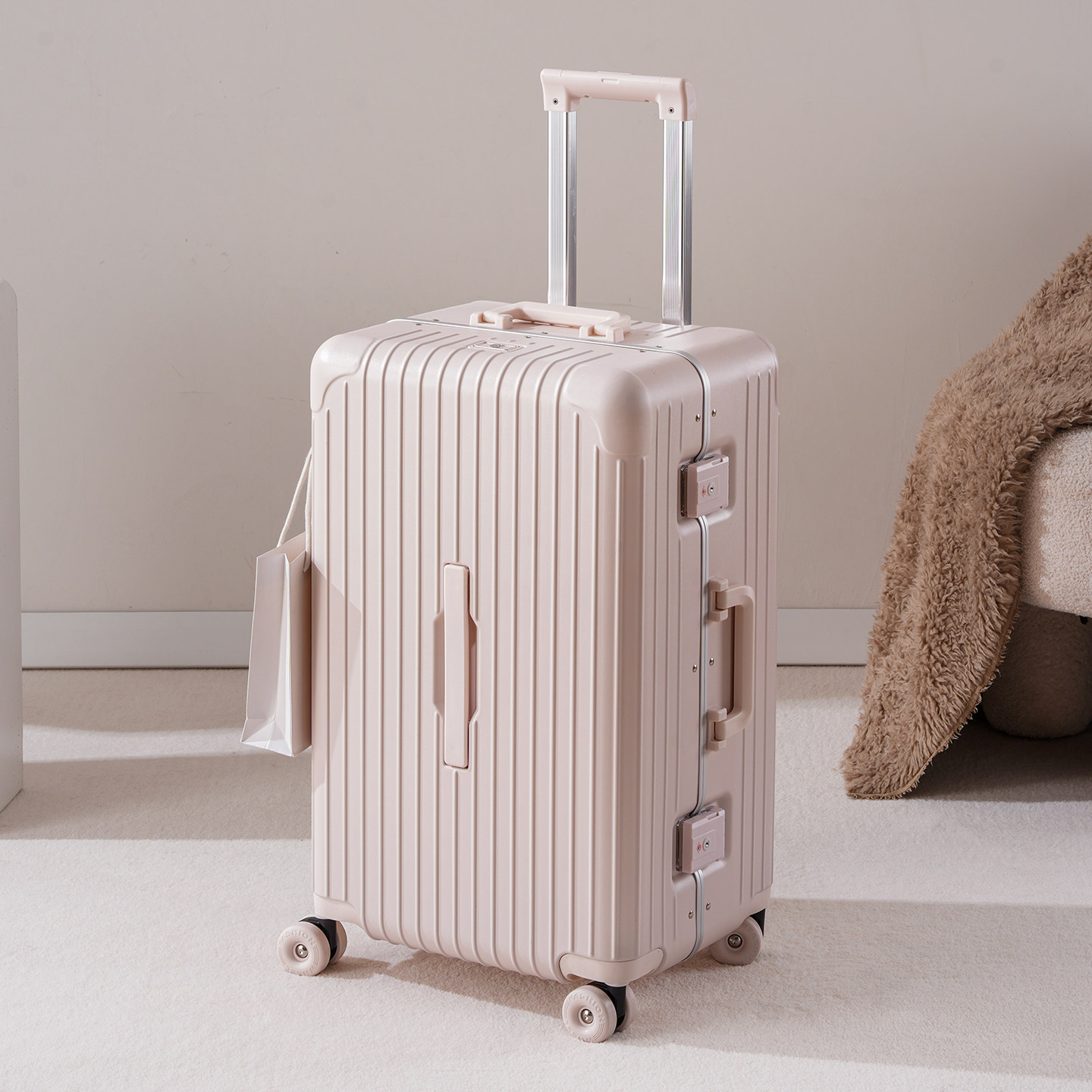 Aluminum Frame Carry On Luggage - Yeni Alüminyum Çerçeveli Bavul 20'' Tekerlekli